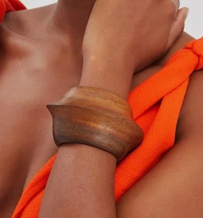 oscar de la renta wood cuff alo magazine
