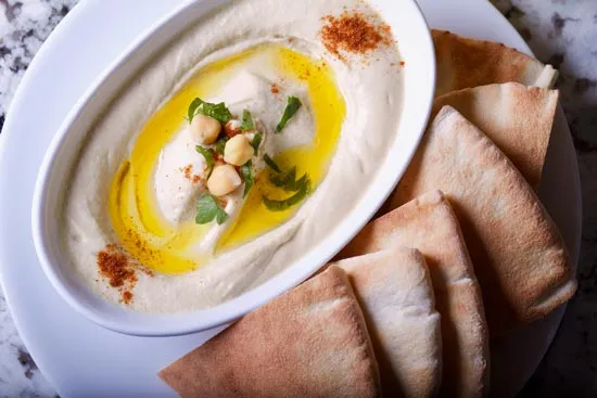 hummus plate - ALO Magazine