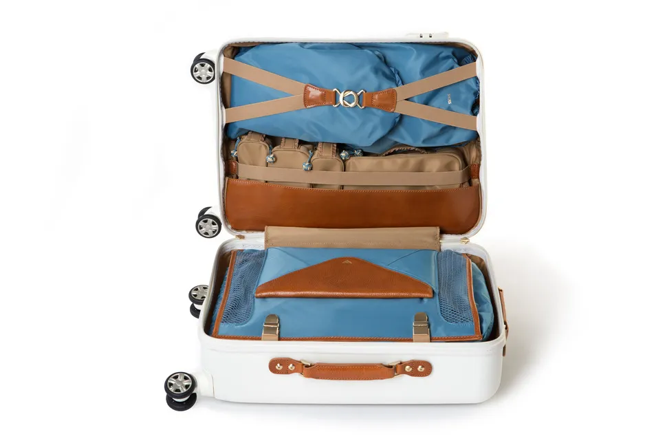 White Quartermastser Packed- ALO Magazine White Quartermastser Packed- ALO Magazine
