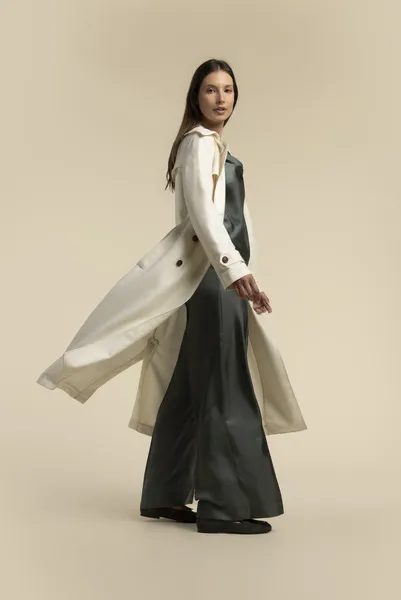 Ludovica Mascheroni_trench bianco (3) Ludovica Mascheroni_trench bianco (3)
