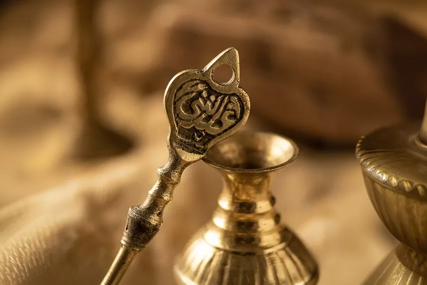 Traditional kohl preparation and application