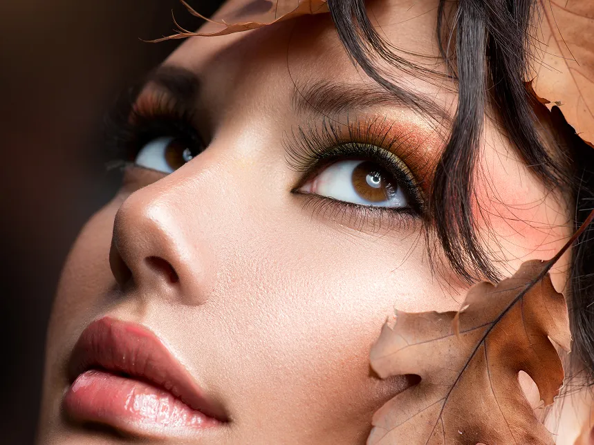 Chrome and shimmer eye look for summer 2026